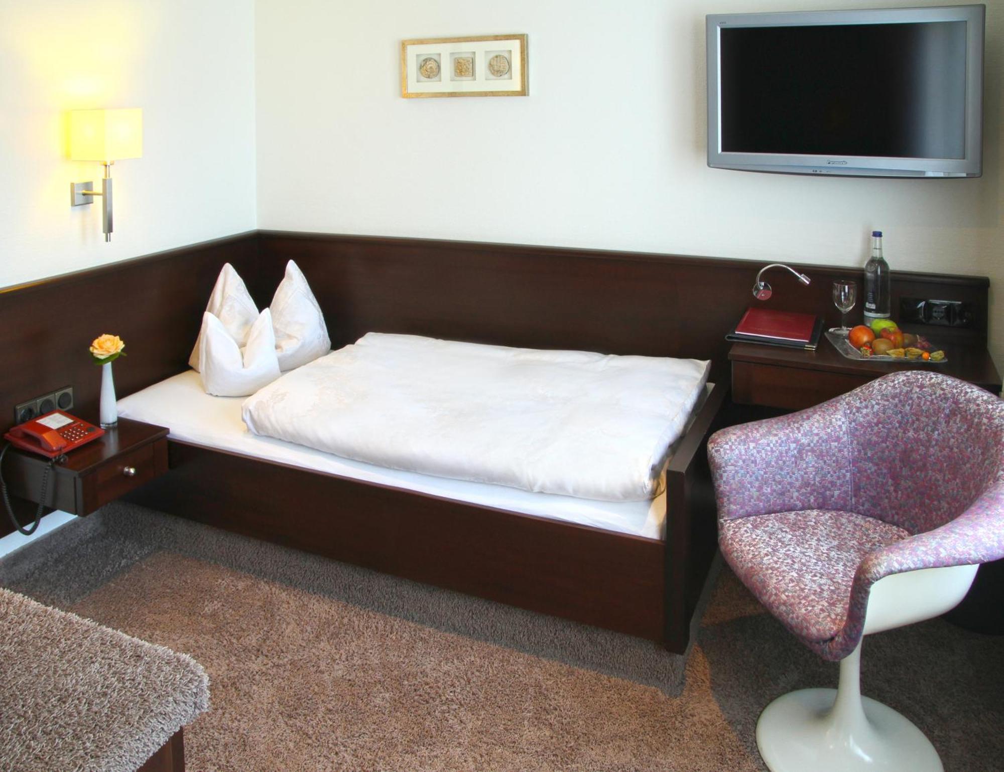 Single Room,1588041395:JPEG